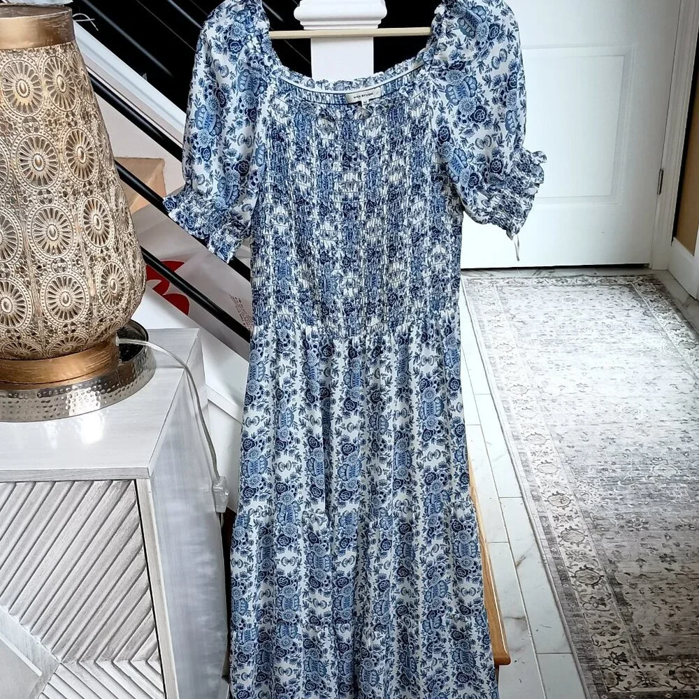 NWOT! BLUE & WHITE FLORAL Smocked MAXI DRESS - Picture 5 of 6
